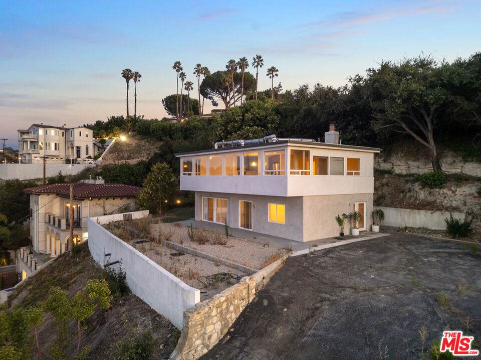 15126 Rayneta Dr - Photo 1