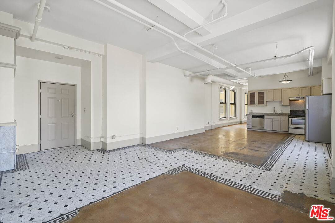 108 2nd St - Photo 1