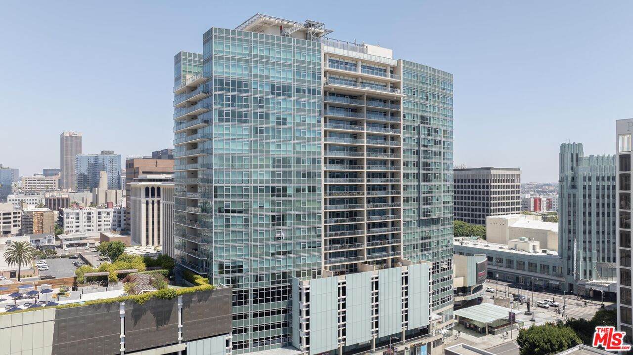 3785 Wilshire Blvd - Photo 1