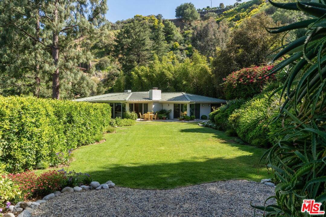 1726 Stone Canyon Rd - Photo 1