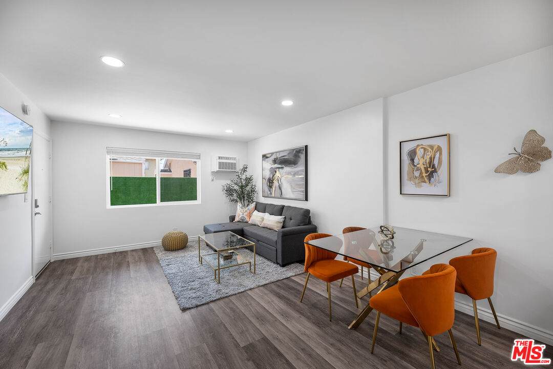1623 Menlo Ave - Photo 1