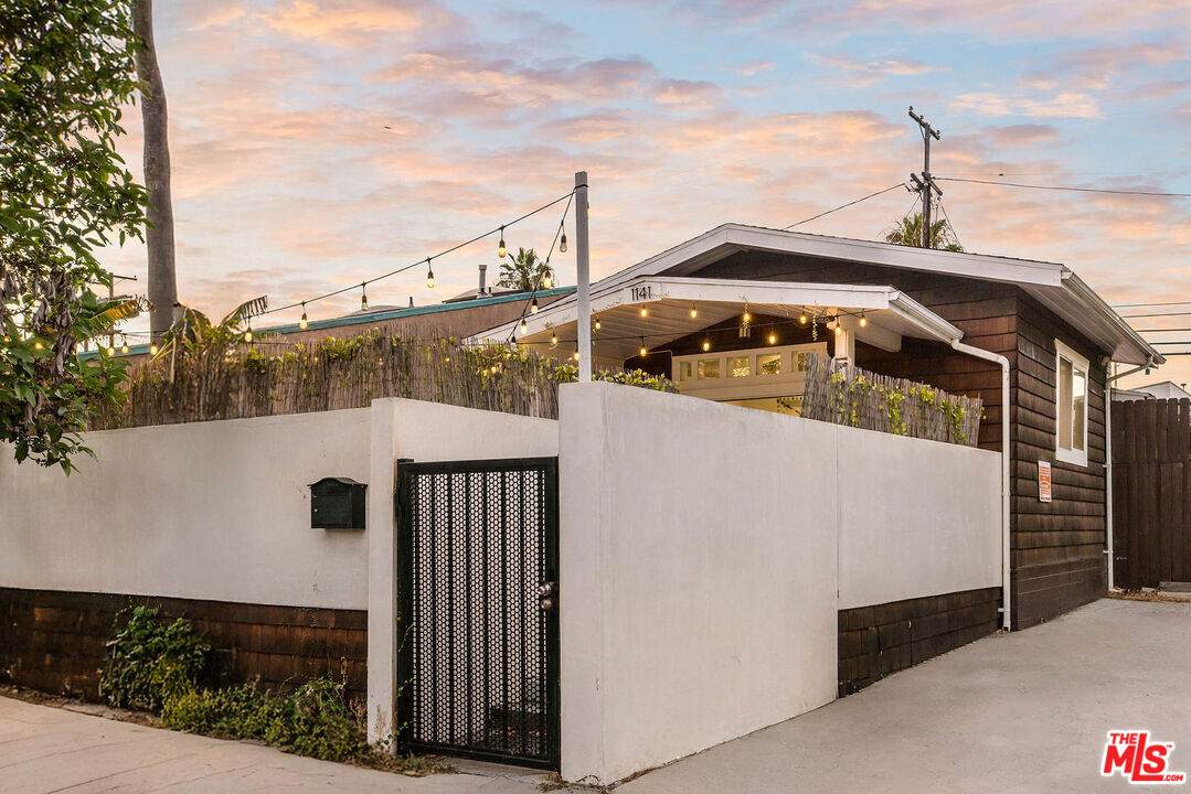 1141 Cabrillo Ave - Photo 1