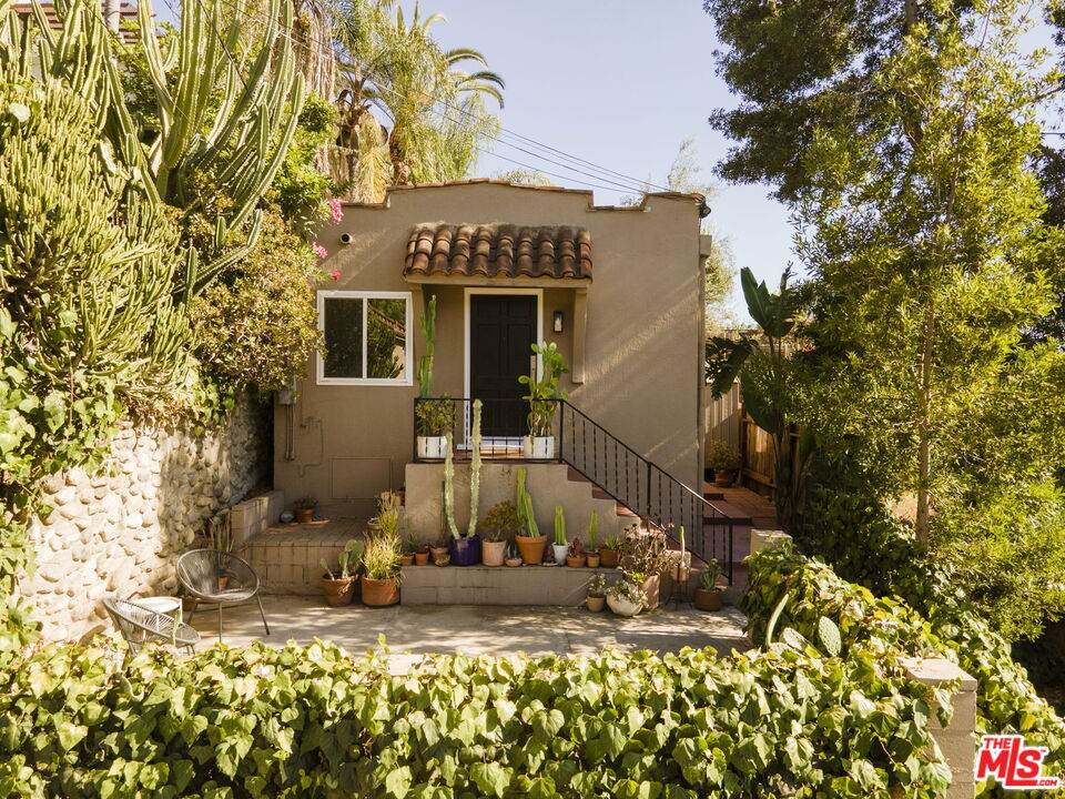 5616 Tehama St - Photo 1