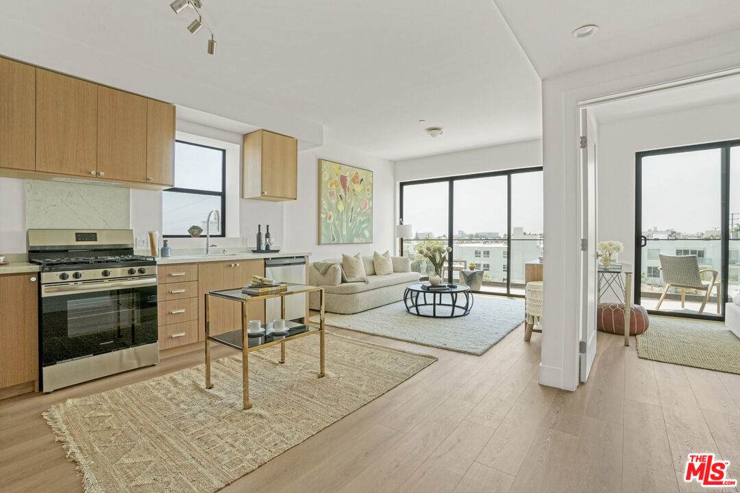 1822 Overland Ave - Photo 1