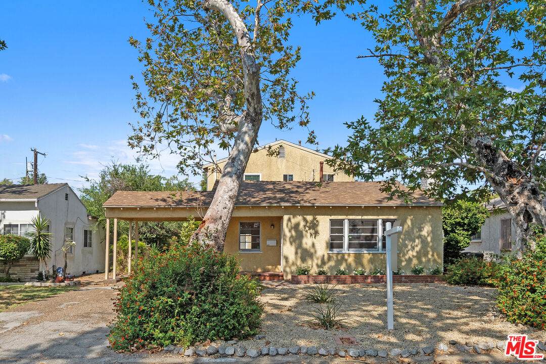 6117 Simpson Ave - Photo 1