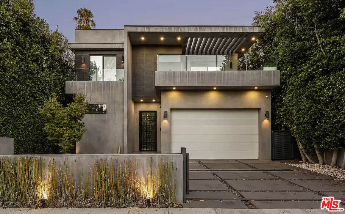 742 N Cherokee - Photo 1