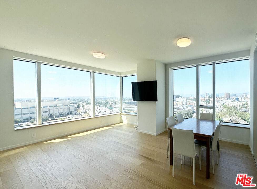 889 Francisco St - Photo 1