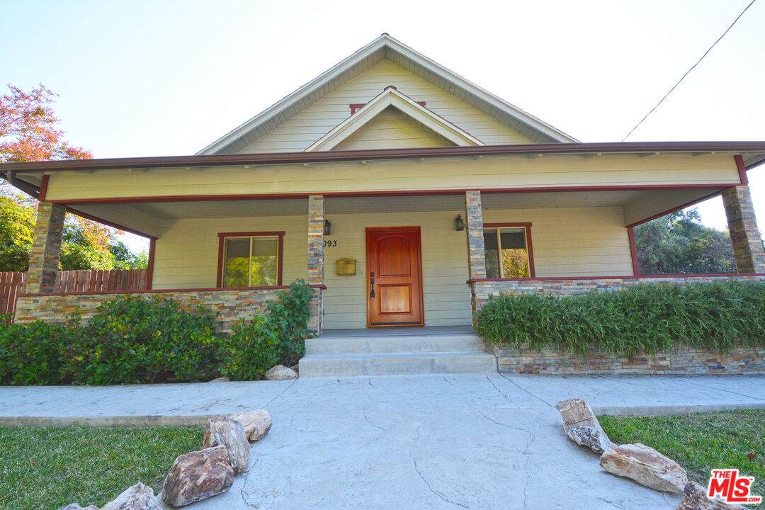 1093 Avoca Ave - Photo 1