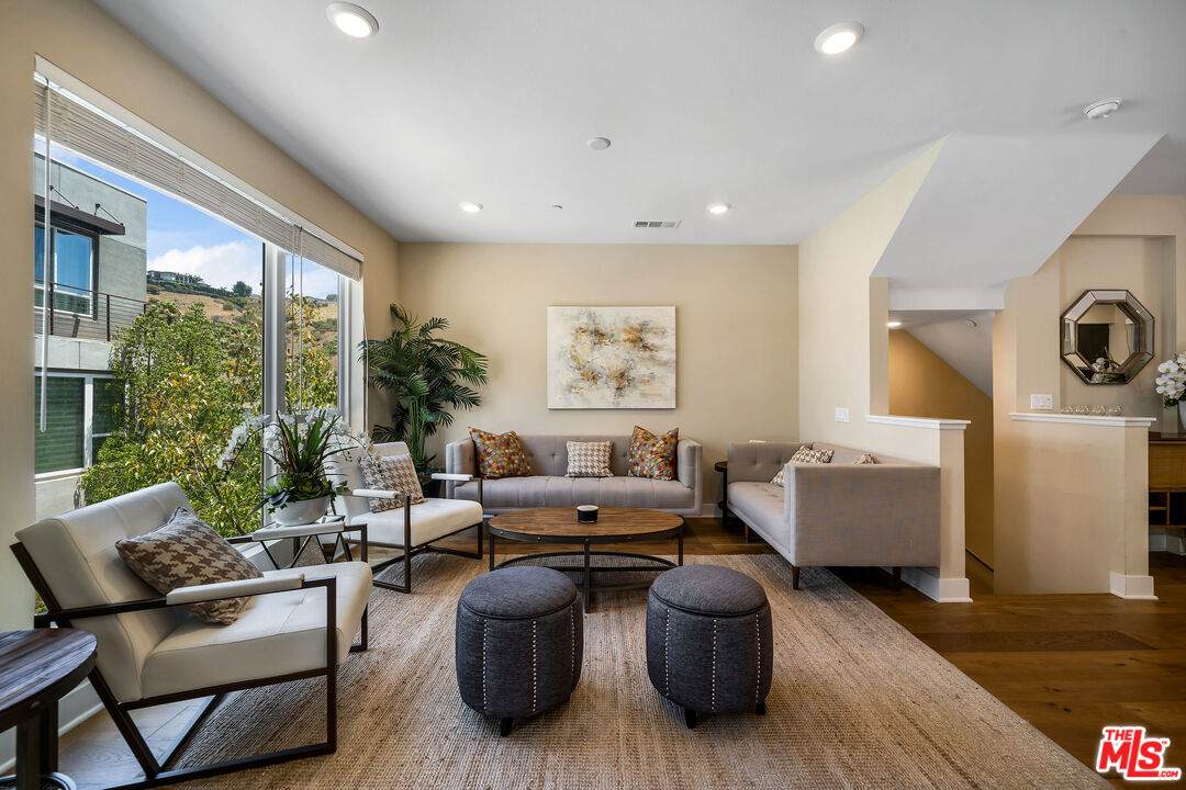 6746 Gill Way - Photo 1