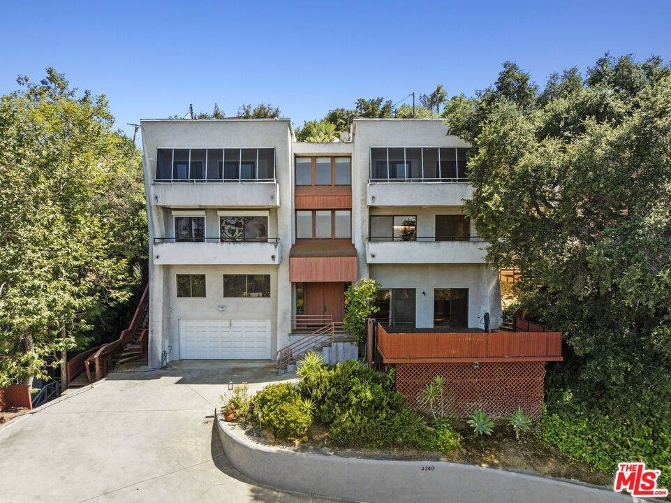3740 Multiview Dr - Photo 1