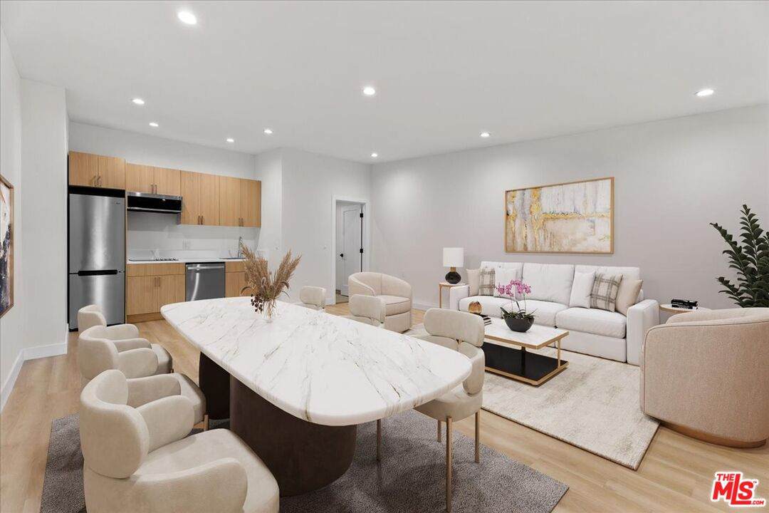 8644 Venice Blvd - Photo 1