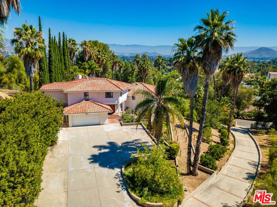2357 Knob Hill Dr - Photo 1