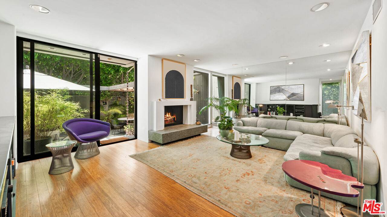 853 Bundy Dr - Photo 1