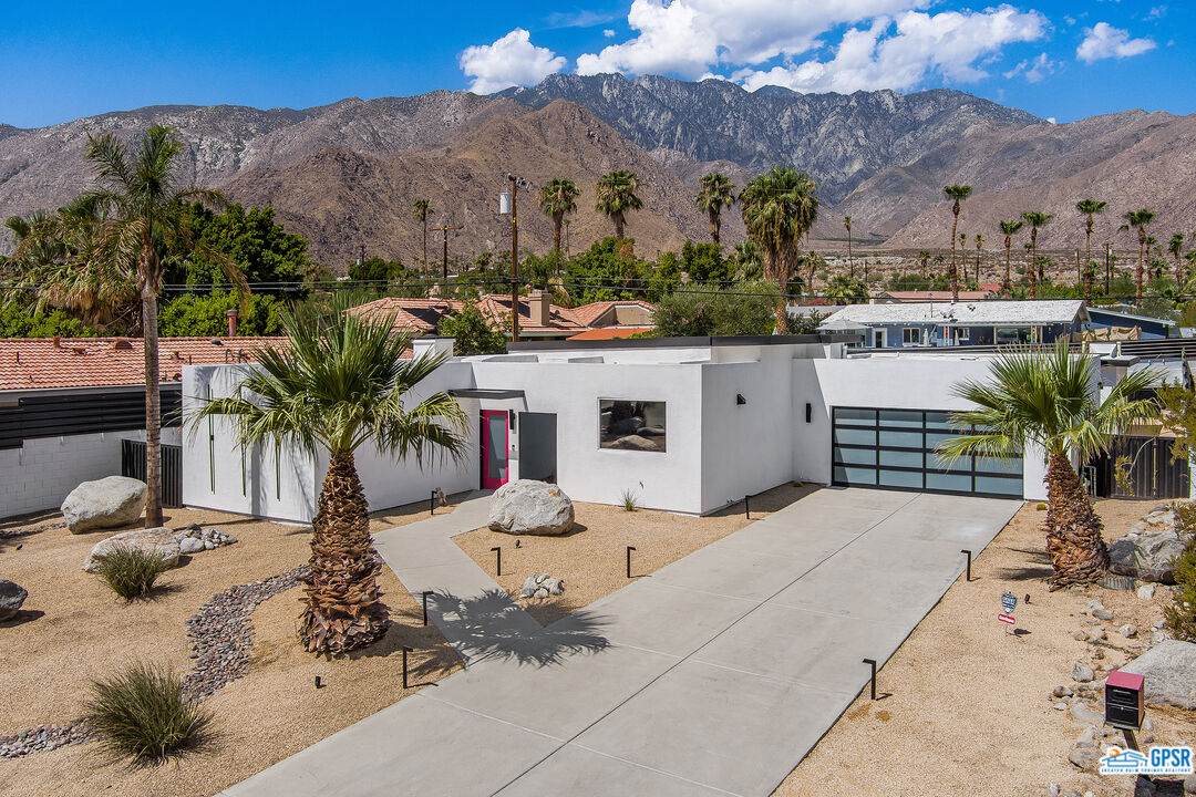 2719 Junipero Ave - Photo 1