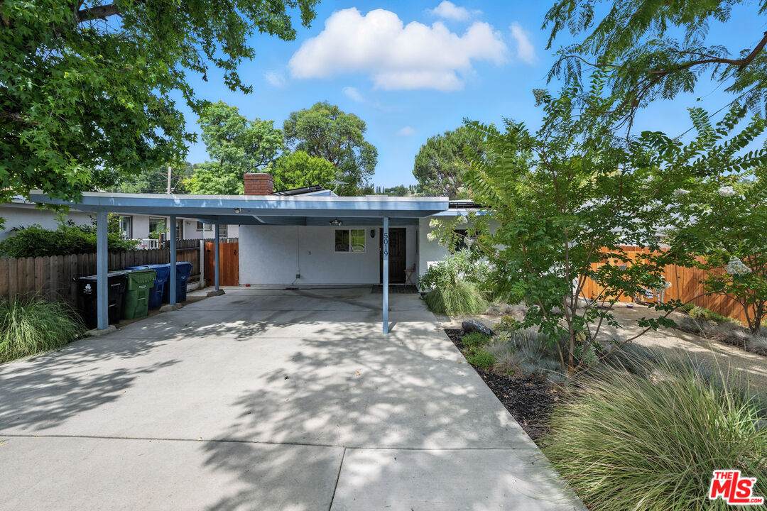 5019 Serrania Ave - Photo 1