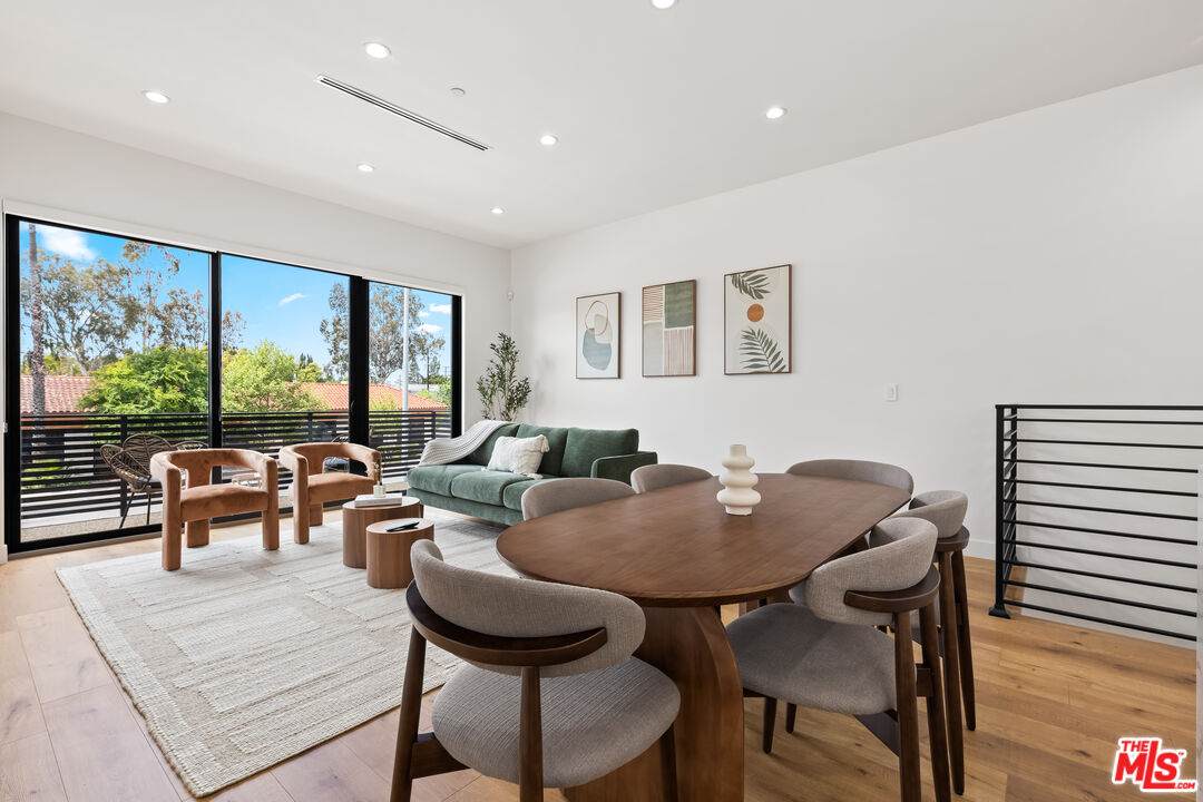 5118-1/2 Laurel Canyon - Photo 1