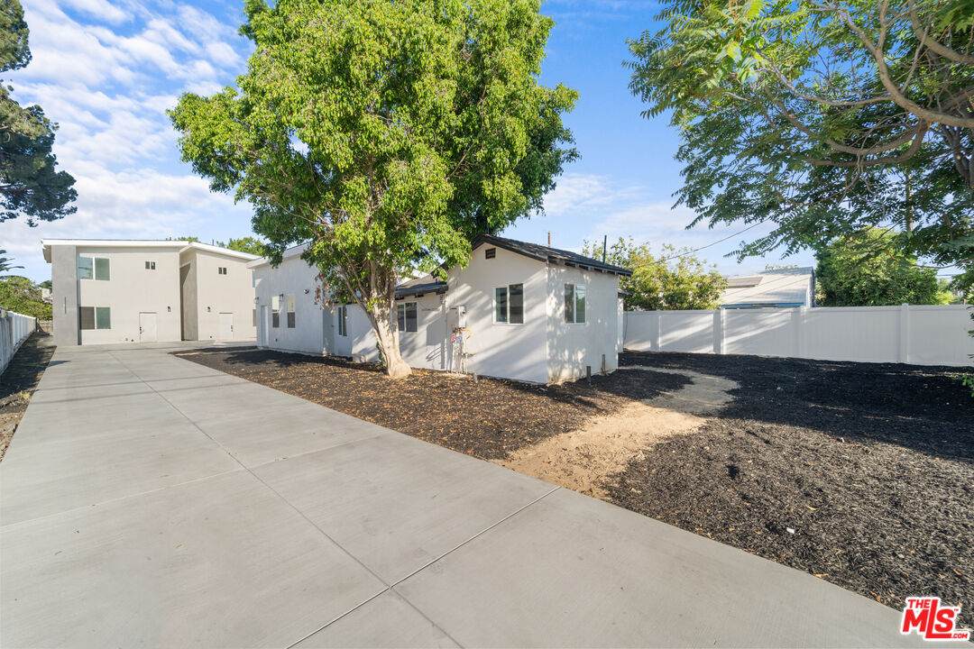8510 Wilbur Ave - Photo 1