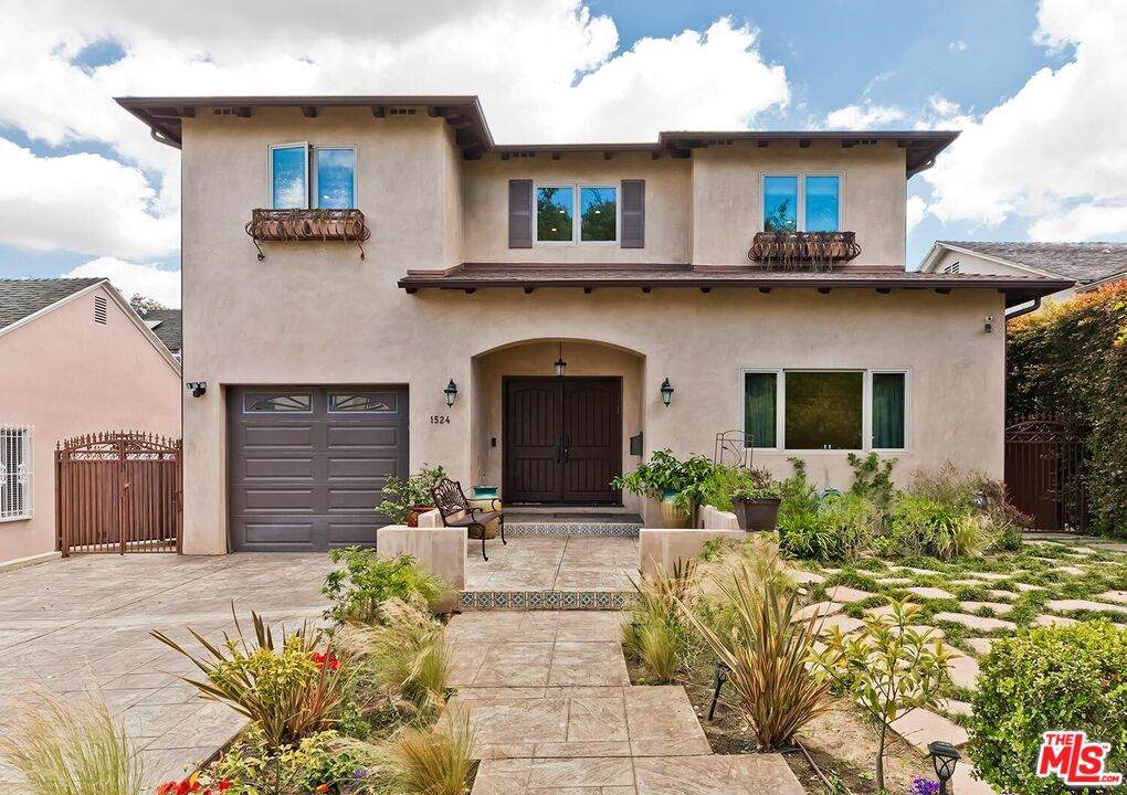 1524 Reeves St - Photo 1