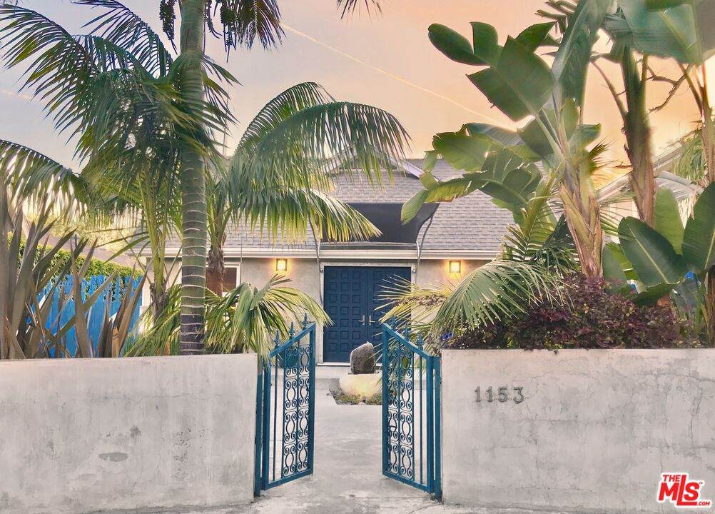 1153 Poinsettia Pl - Photo 1