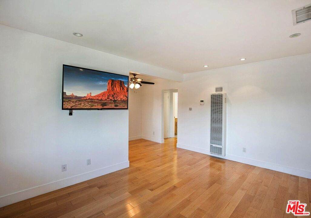119 Paloma Ave - Photo 1