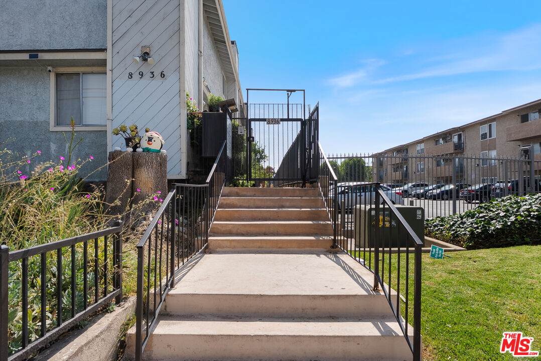 8936 Willis Ave - Photo 1