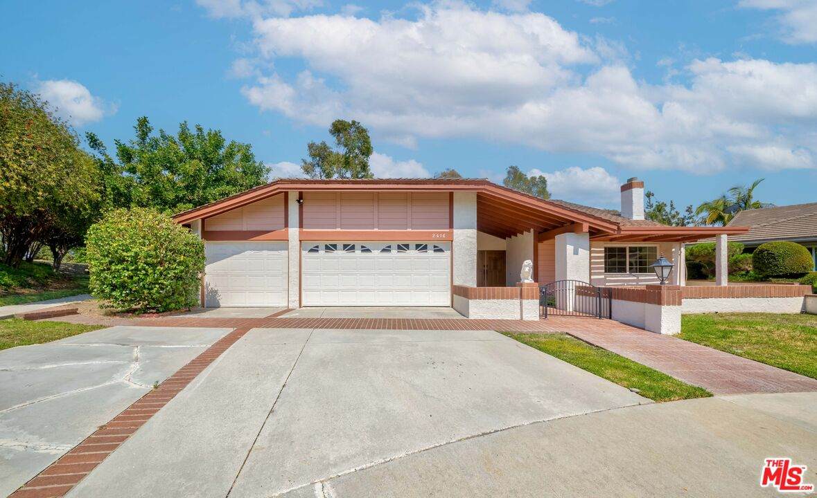 2416 Pinecrest Ct - Photo 1