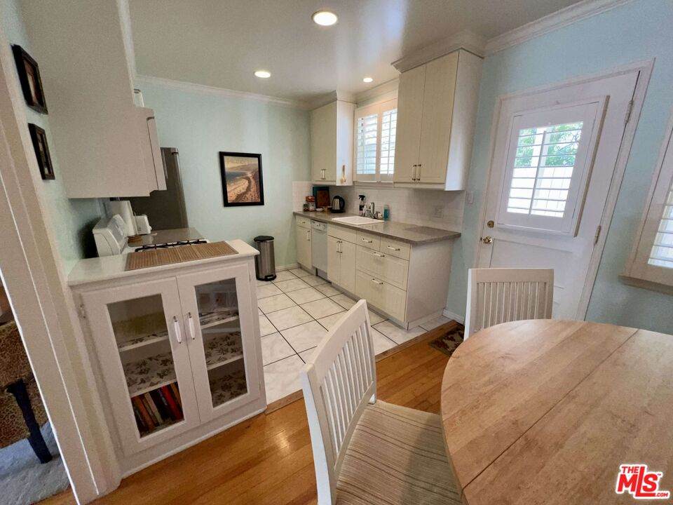 1701 Washington Ave - Photo 1