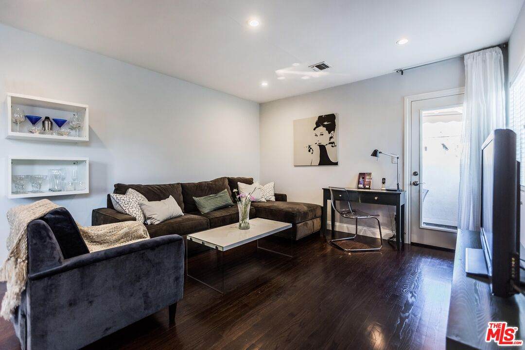 4409 Irvine Ave - Photo 1