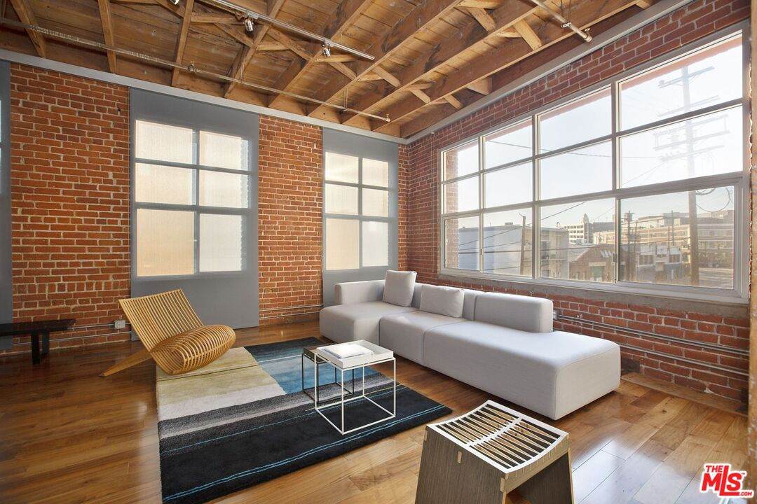 500 Molino St - Photo 1