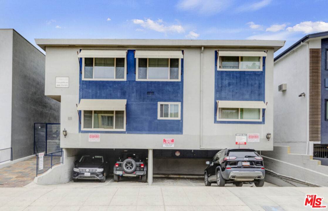 925 Curson Ave - Photo 1