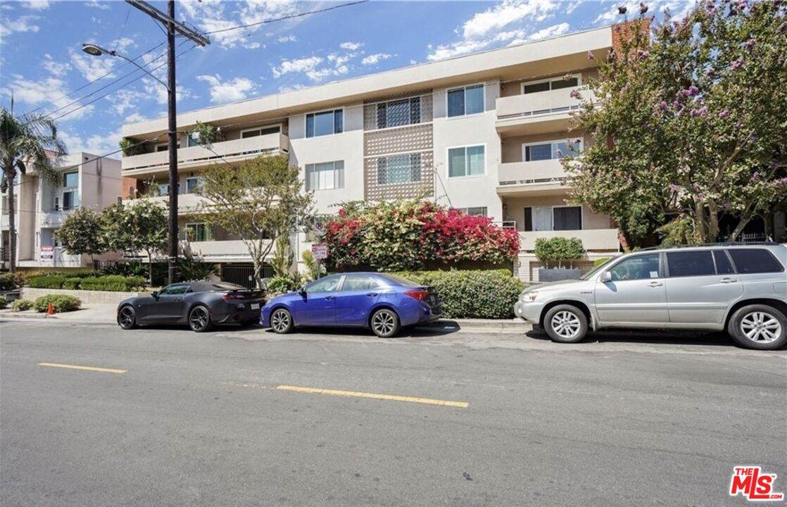 1955 Tamarind Ave - Photo 1