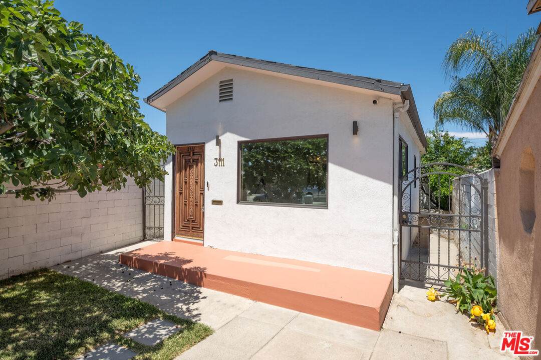 3111 Glenhurst Ave - Photo 1