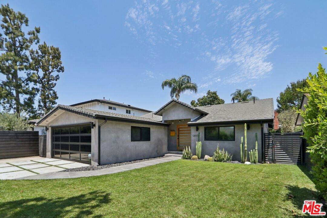 13117 Magnolia Blvd - Photo 1