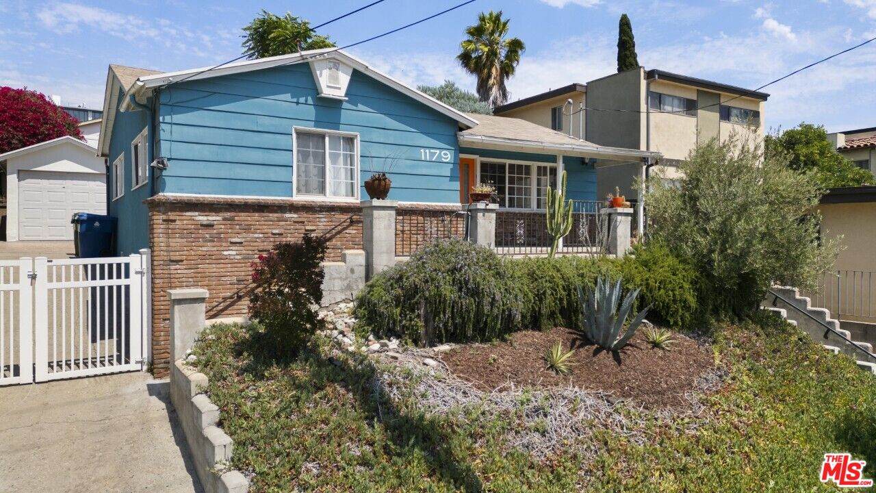 1179 Bellevue Ave - Photo 1