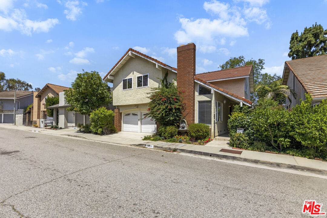 10211 Clematis Ct - Photo 1