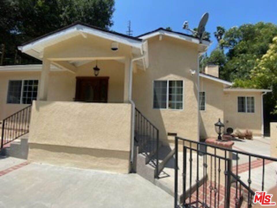 3967 Oeste Ave - Photo 1