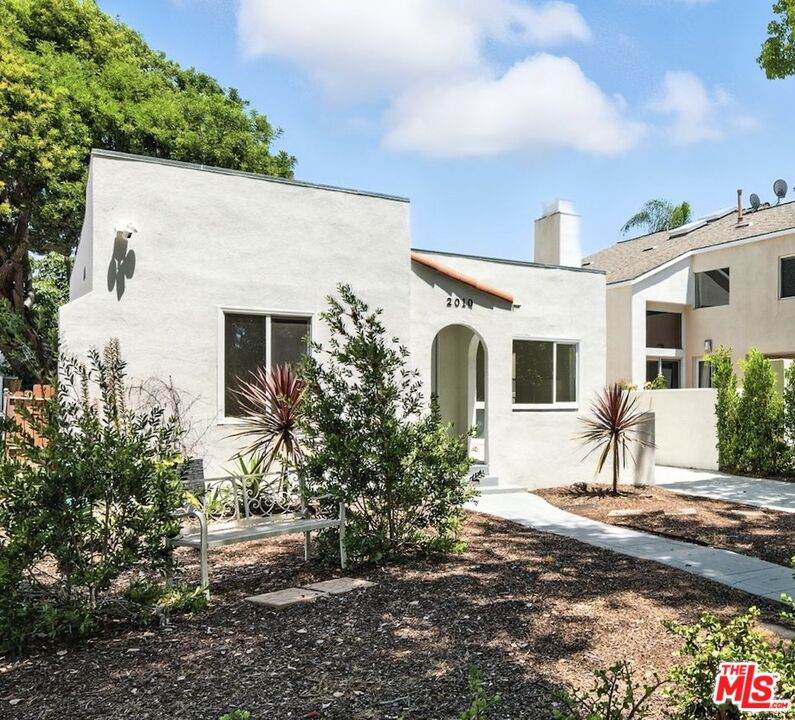 2010 Glendon Ave - Photo 1