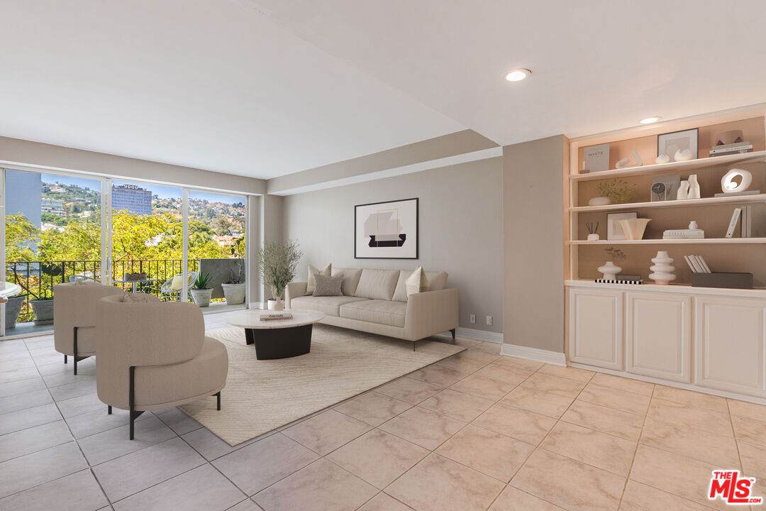 818 Doheny Dr - Photo 1