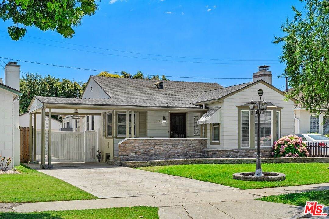 3208 81st St - Photo 1