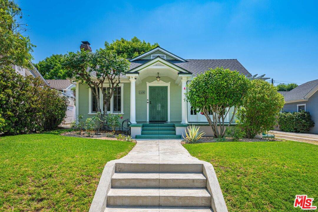 1328 Ogden Dr - Photo 1