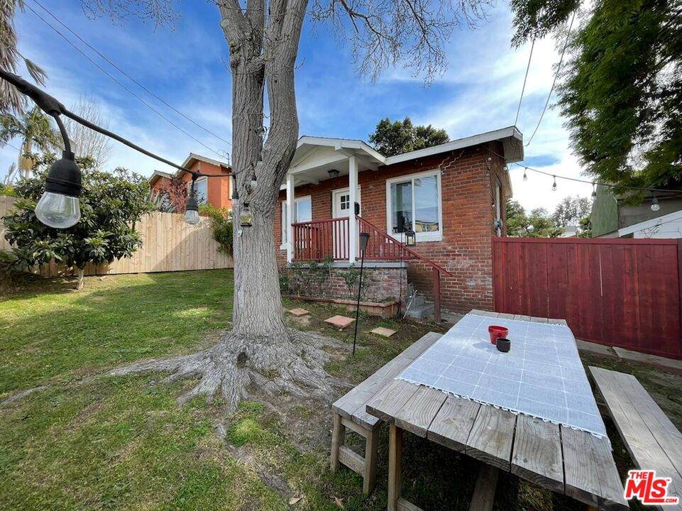 710 Stepney St - Photo 1