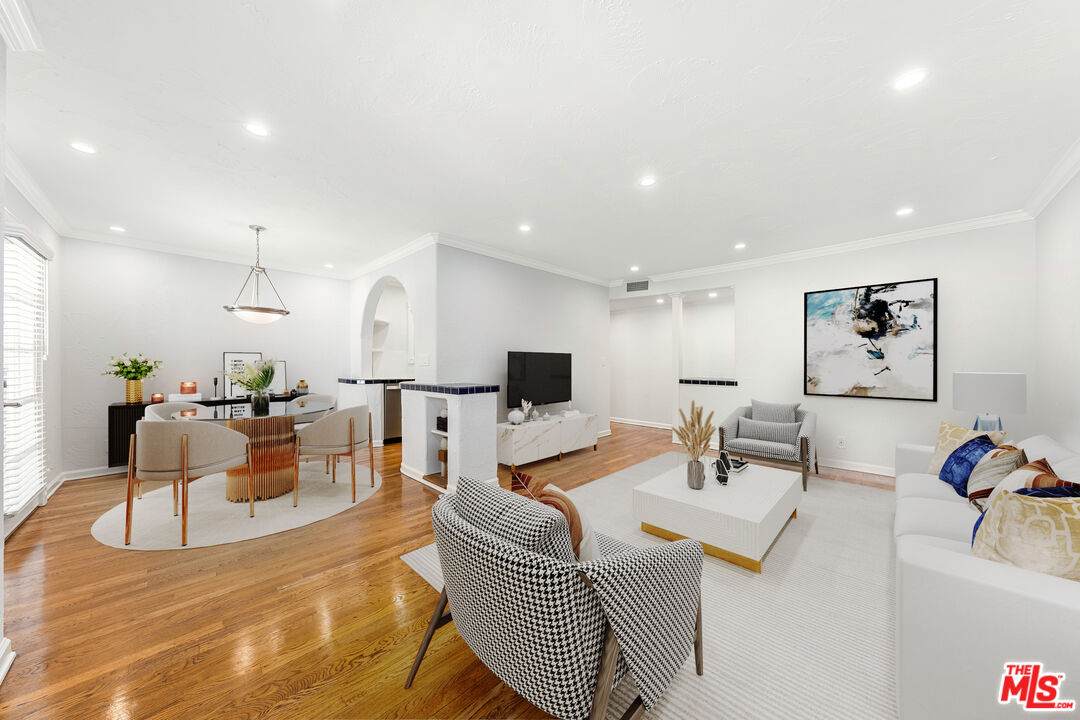 1118 Cardiff Ave - Photo 1