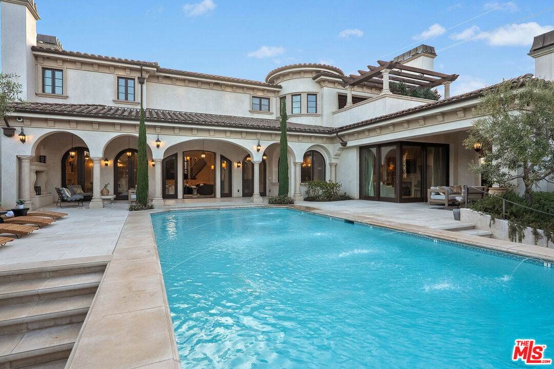 6882 Arizona Ave - Photo 1