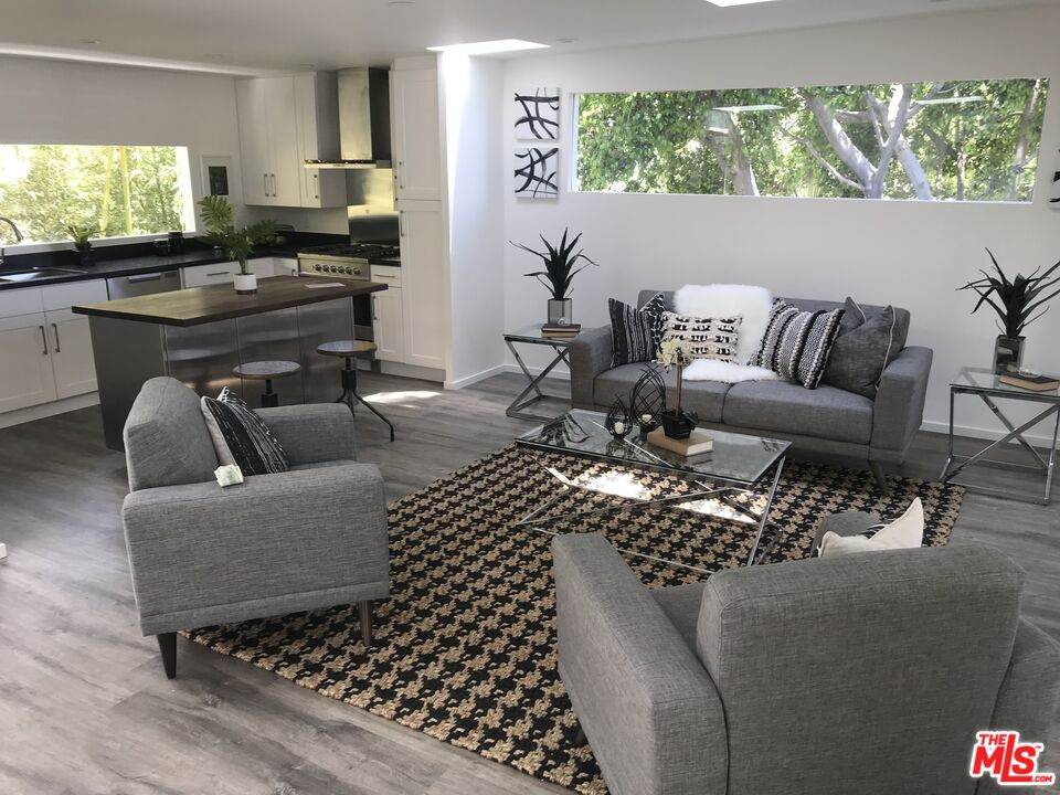 516-1/2 San Vicente Blvd - Photo 1