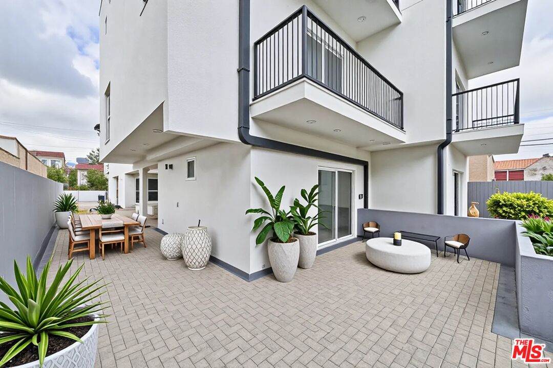 1108 Queen Anne Pl - Photo 1