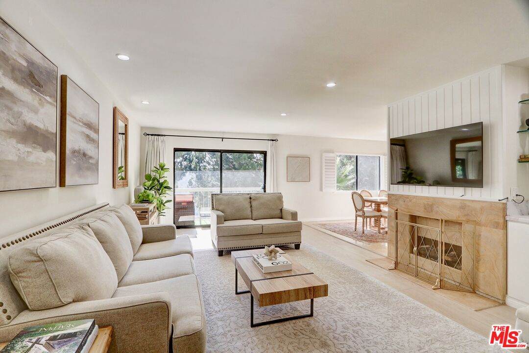 2345 Roscomare Rd - Photo 1