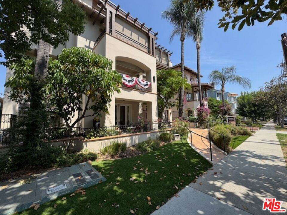216 Madison Ave - Photo 1