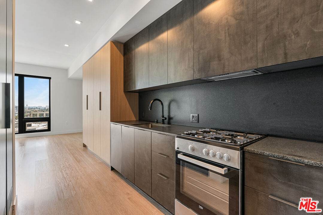 10700 Tabor St - Photo 1