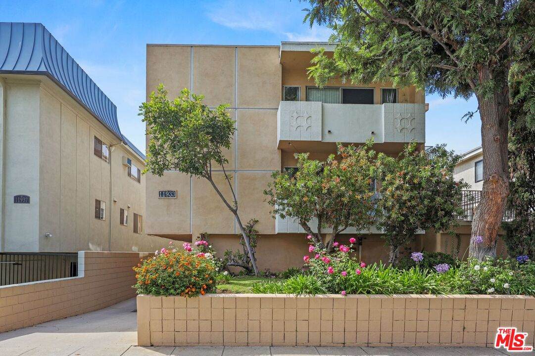 11933 Darlington - Photo 1