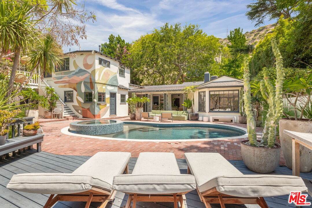 2015 Nichols Canyon Rd - Photo 1